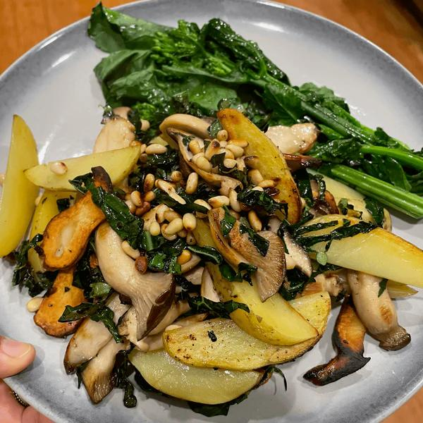Sautéed Mushrooms with Potatoes & Pine Nuts - Healthy Diet