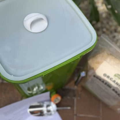 Airtight Lid On The 20L Bokashi Composting Bin