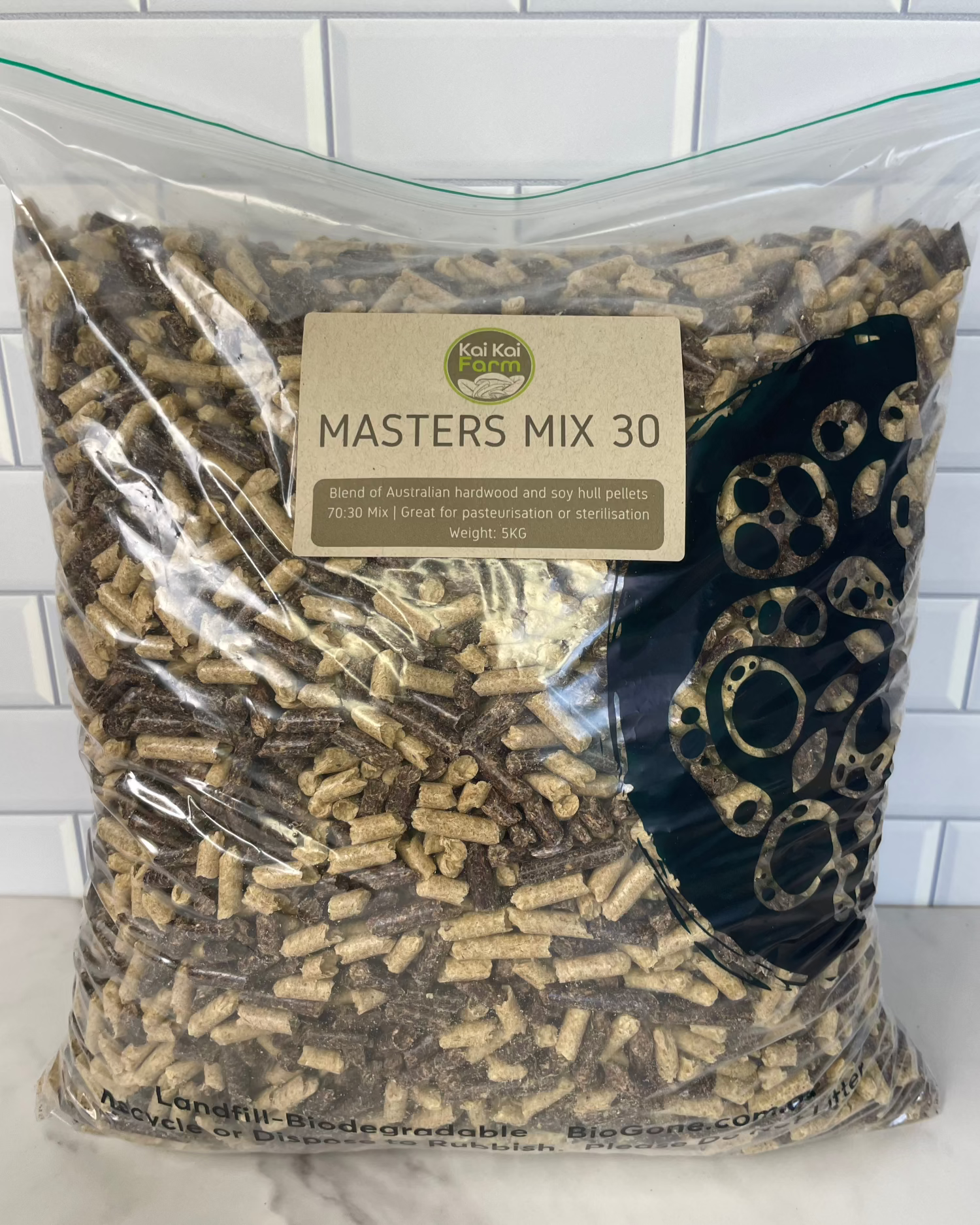 5KG bag of masters mix - 70% hardwood : 30% soy hull pellets